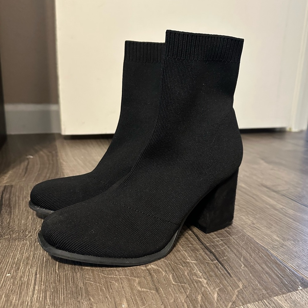 Elegant Black Ankle Boots